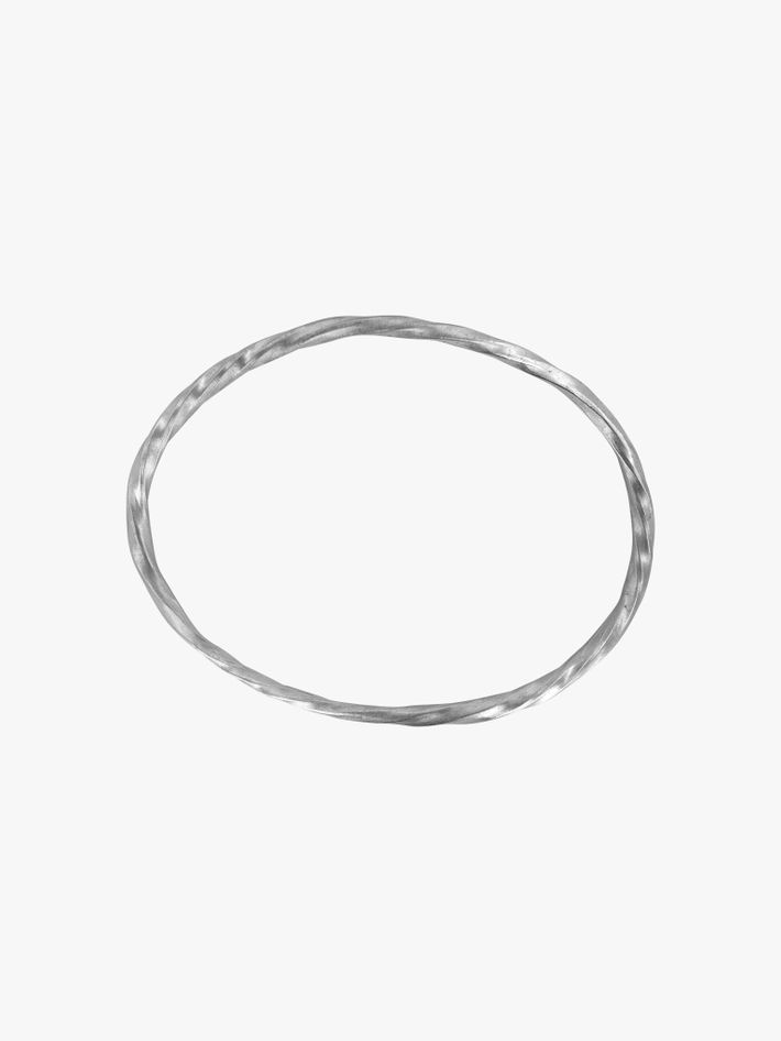 Flow wave bangle