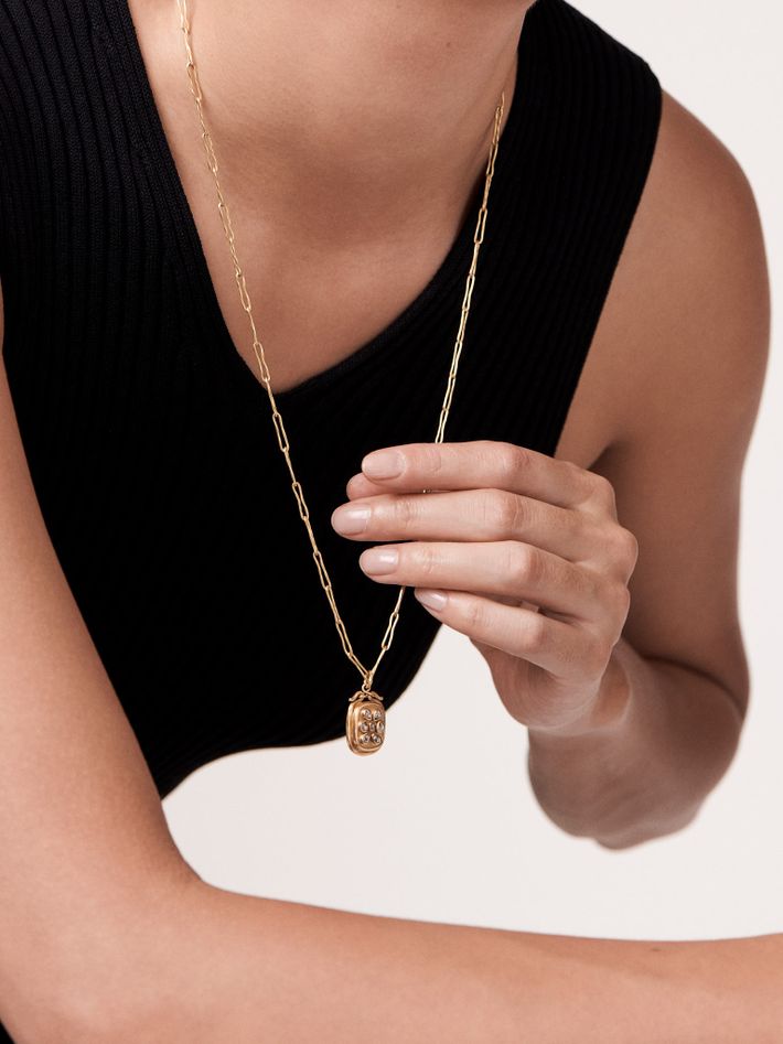 Thin flow necklace