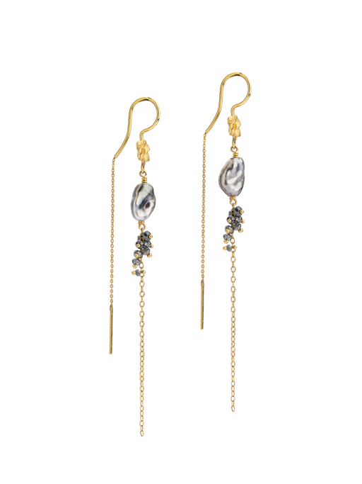 Savannah earrings with grey diamonds photo