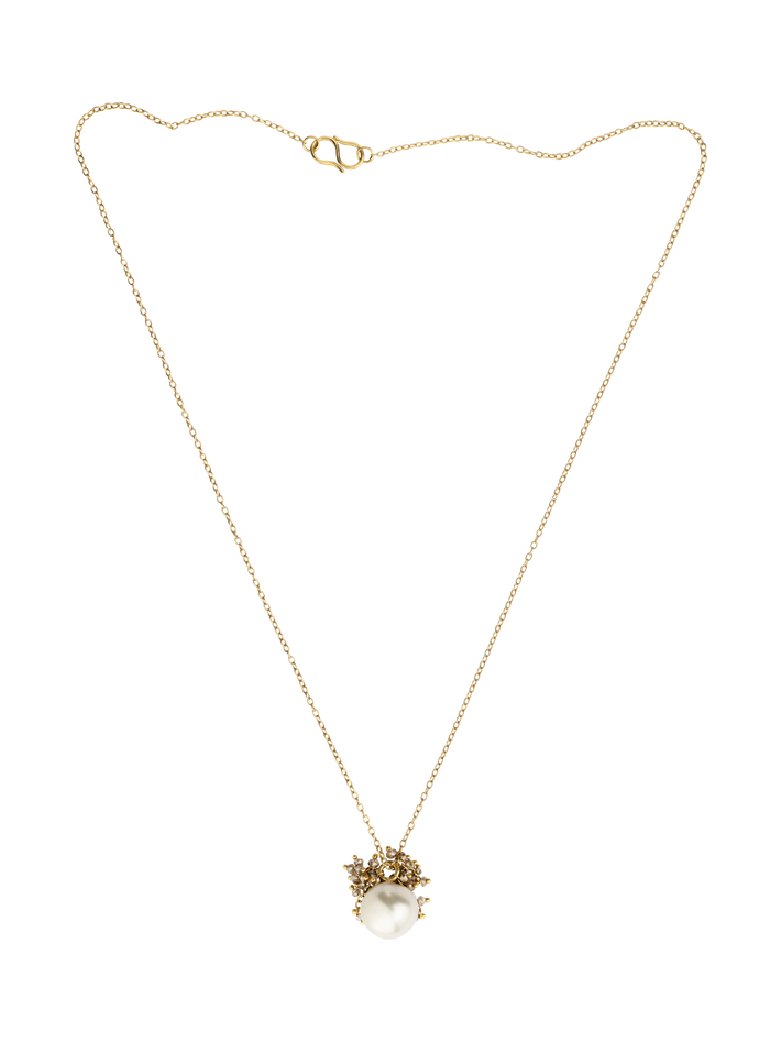 Lucylou pearl necklace