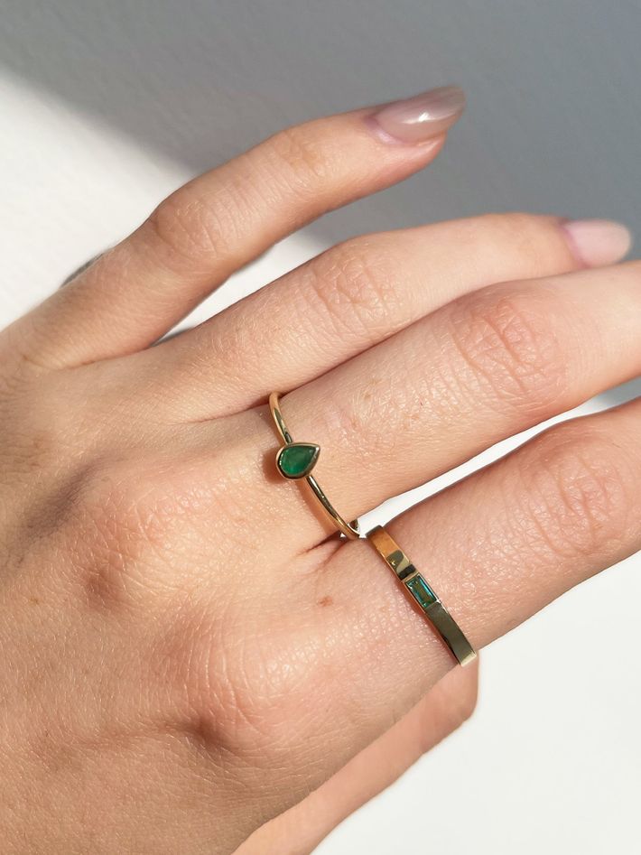 Pear cut emerald stacking ring