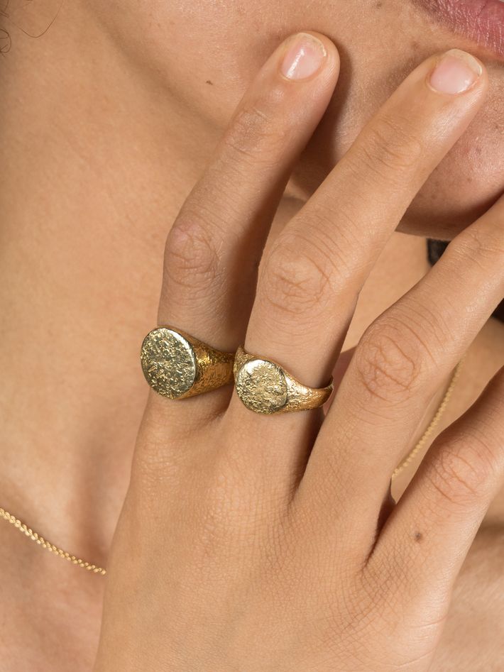 Medium organic signet ring