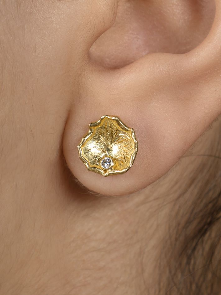 Bark geranium earrings
