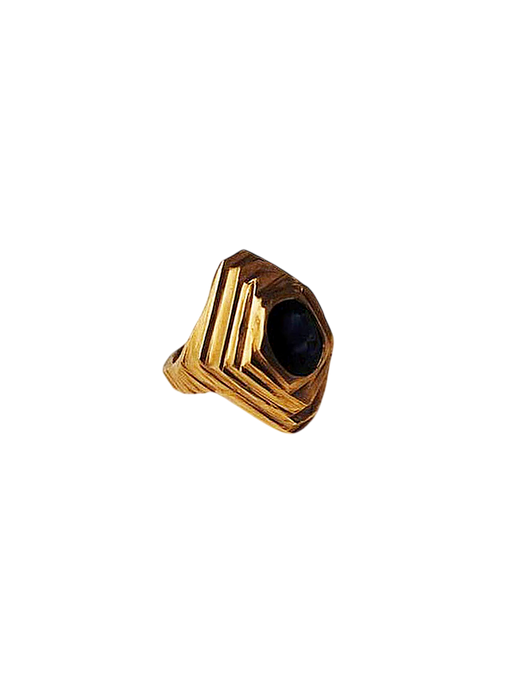 Ziggurat ring 22 ct gold with dark blue sapphire photo