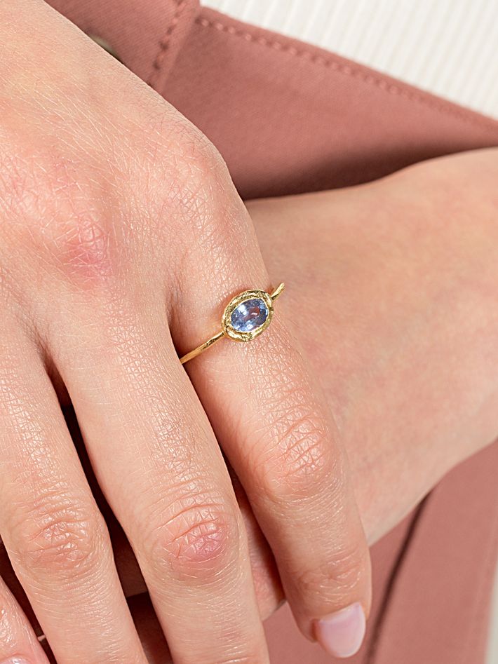 18k sapphire ring light blue sapphire