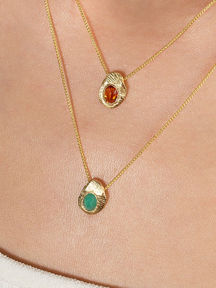 18k oval slider necklace emerald