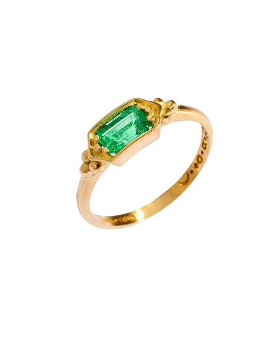 Pithos ring in emerald photo