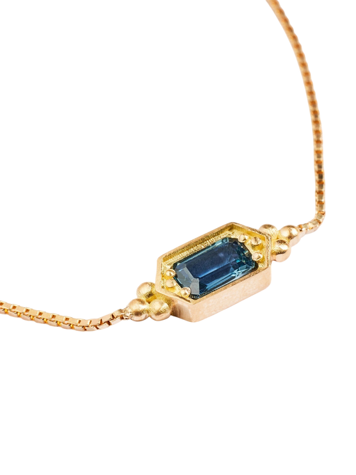 Pithos necklace photo