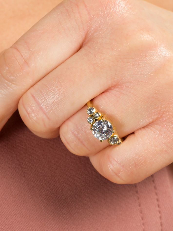Bubbles classic diamond ring 18k fairtrade gold