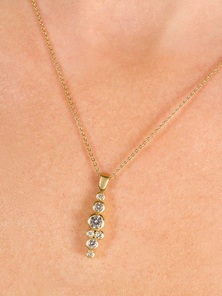 Bubbles diamond drop pendant 18k fairtrade gold