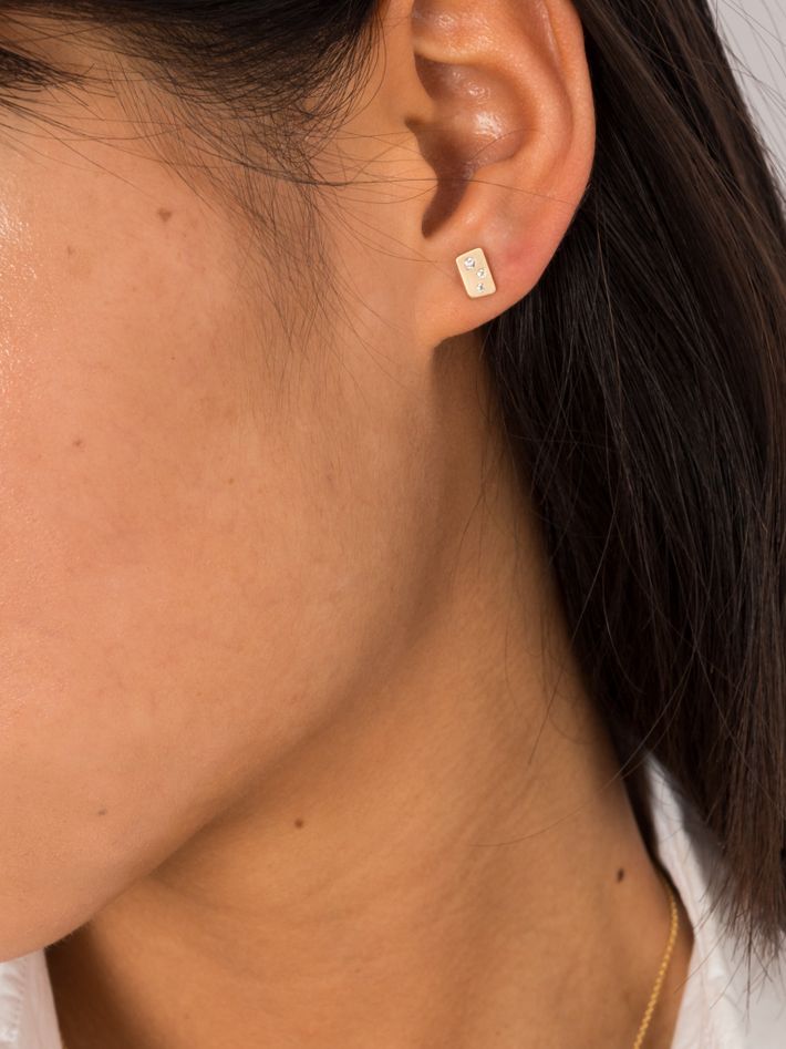 Hidden gems diamond stud earring