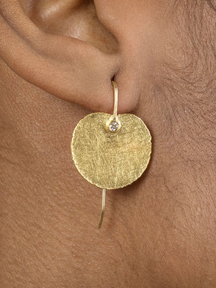 Petal earrings with diamond