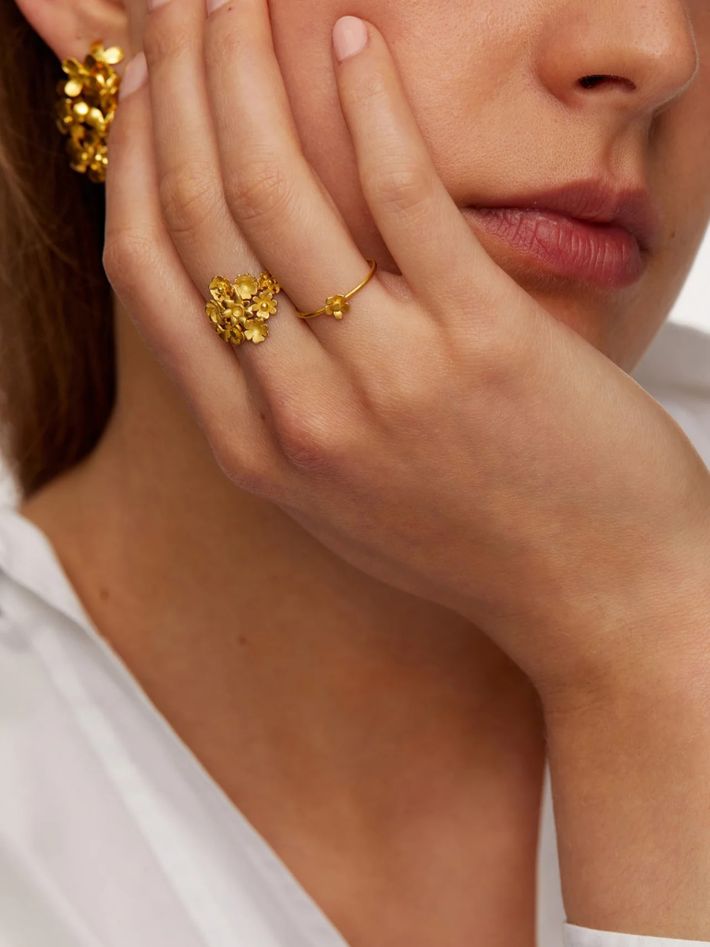 18kt gold flower cluster ring