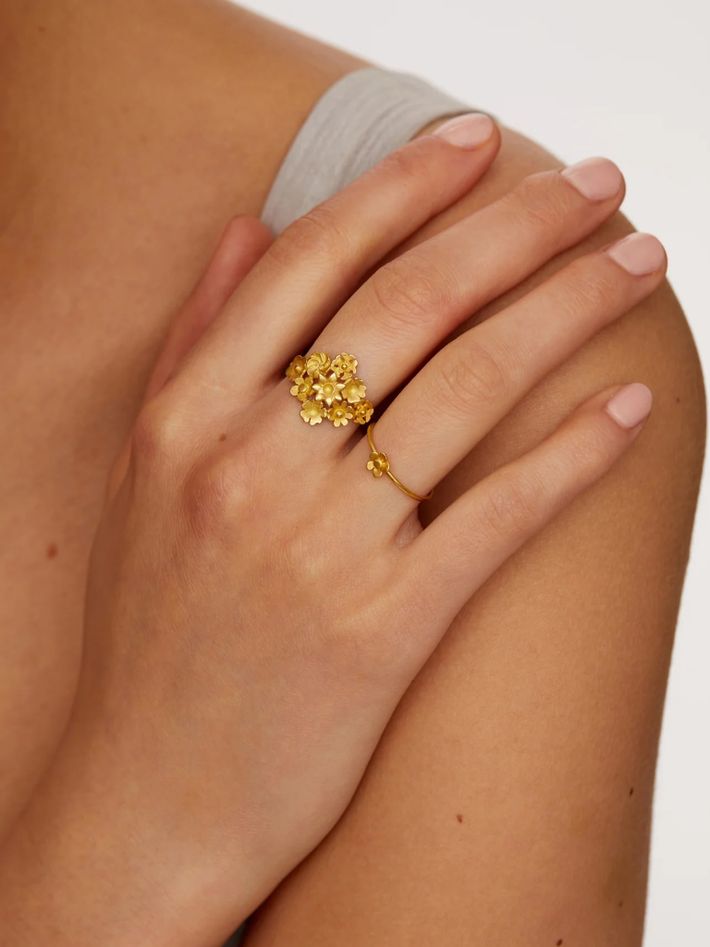 18kt gold flower cluster ring