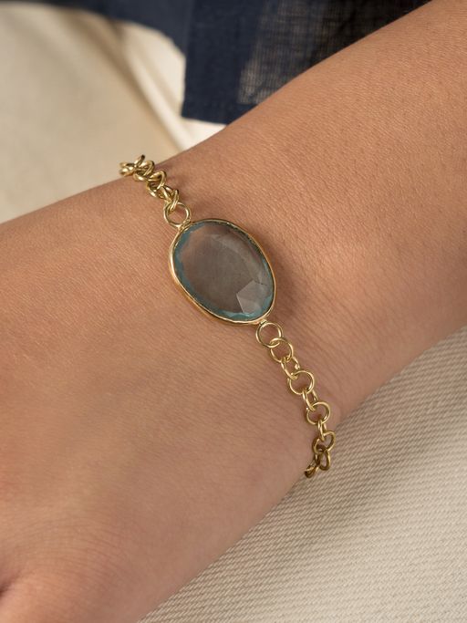 18kt gold aquamarine single stone bracelet - aquamarine photo