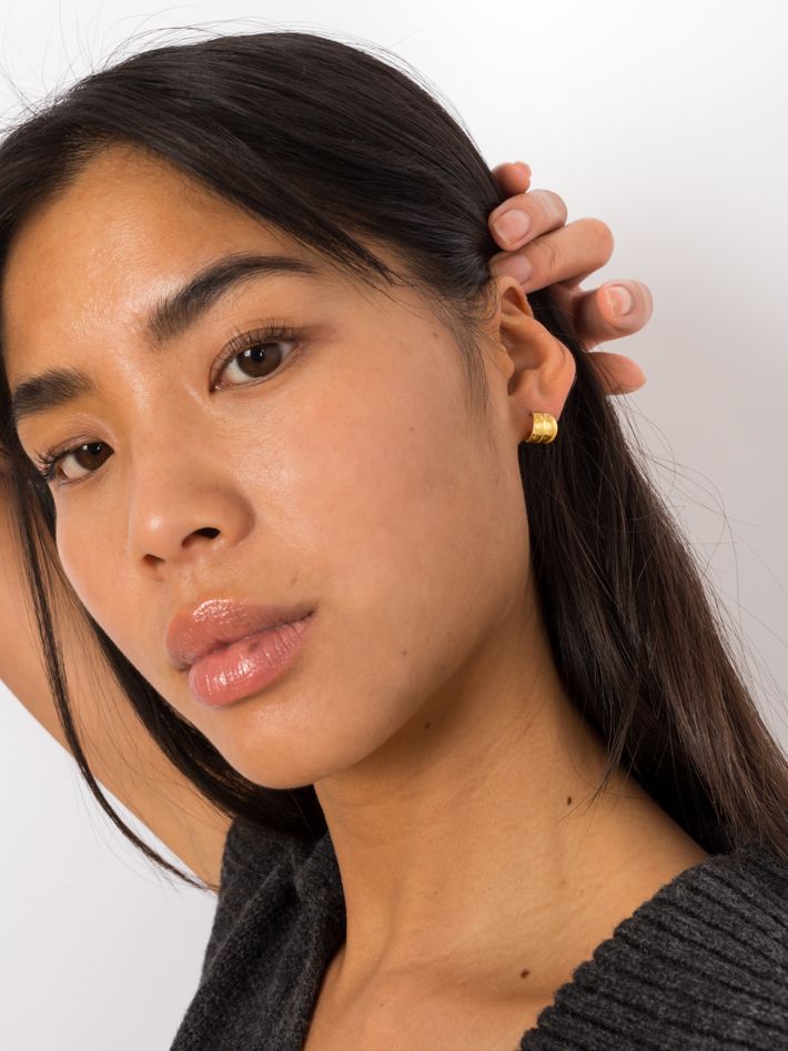 Small laurel hoop earrings