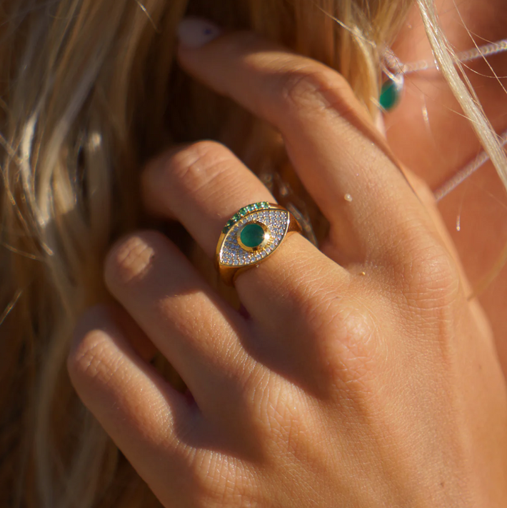 Rays of light fine ring emerald solid gold ring set