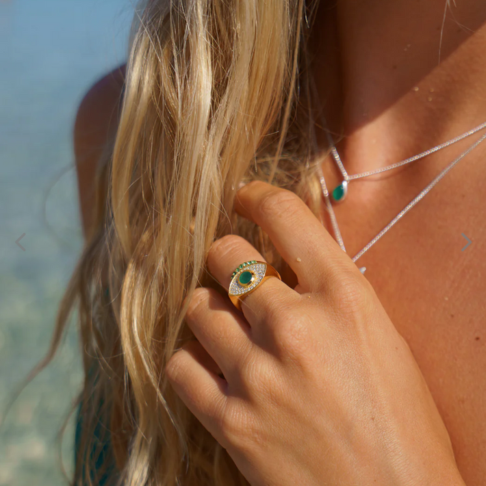 Rays of light fine ring emerald solid gold ring set