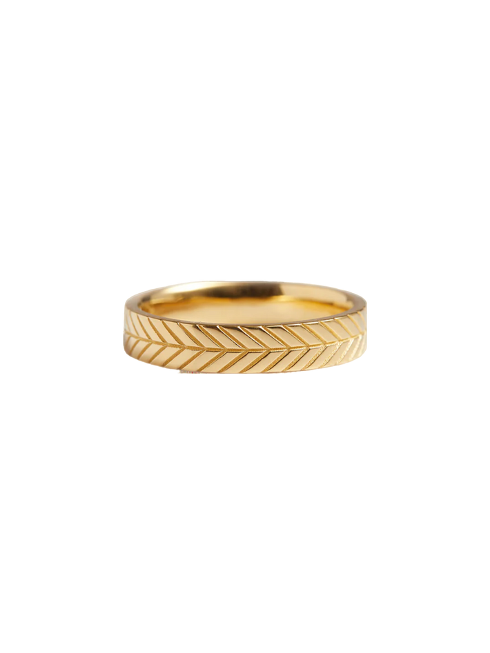 Chevron ring solid gold