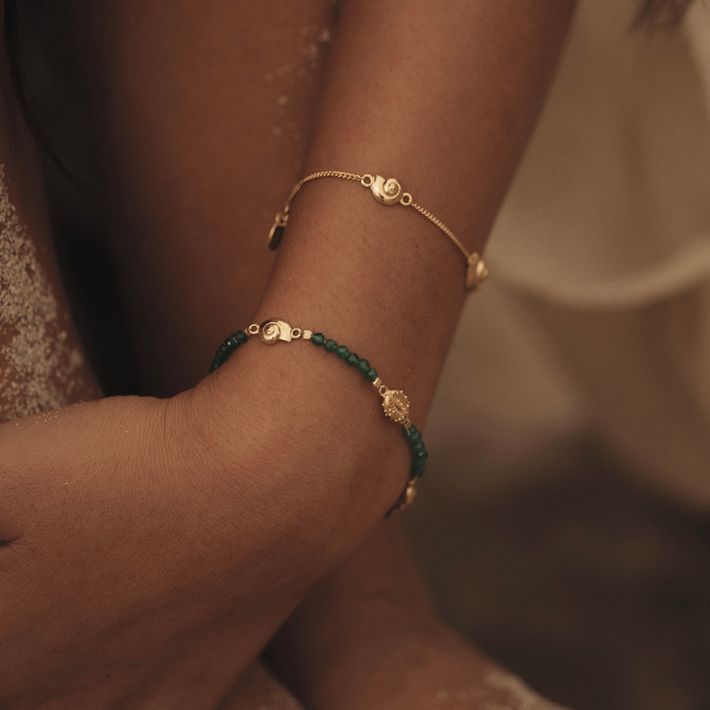 Inanna spiral green onyx bracelet gold