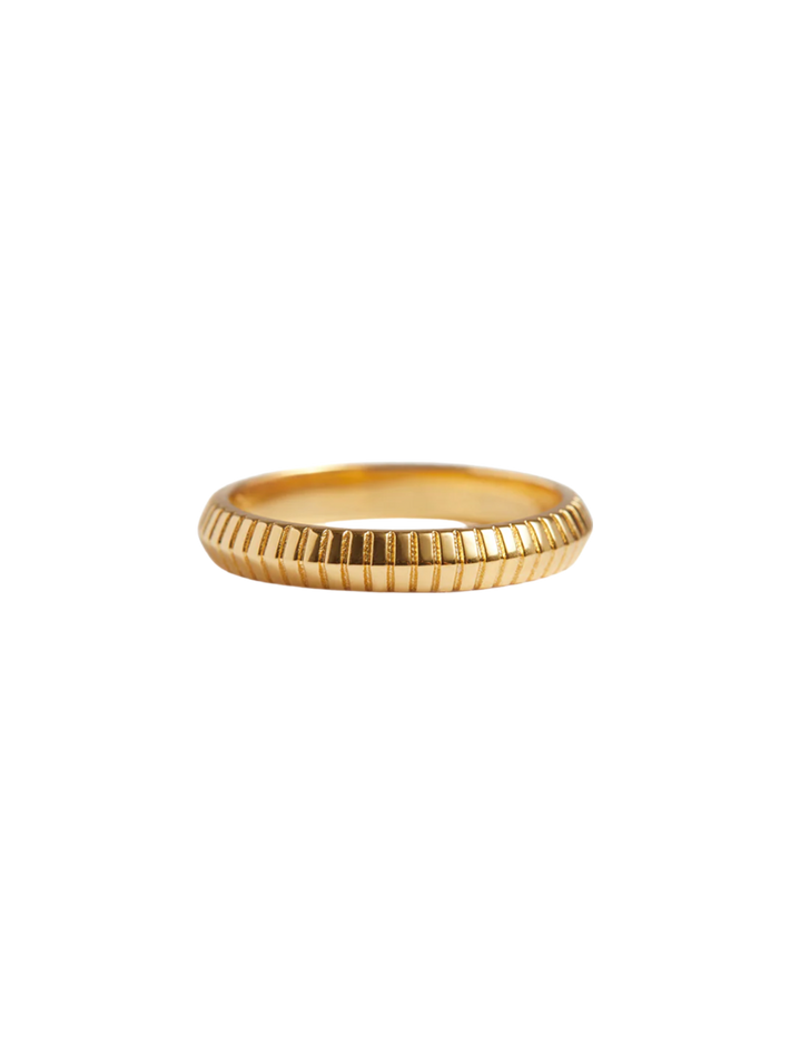 Knife edged double engraved ring solid gold