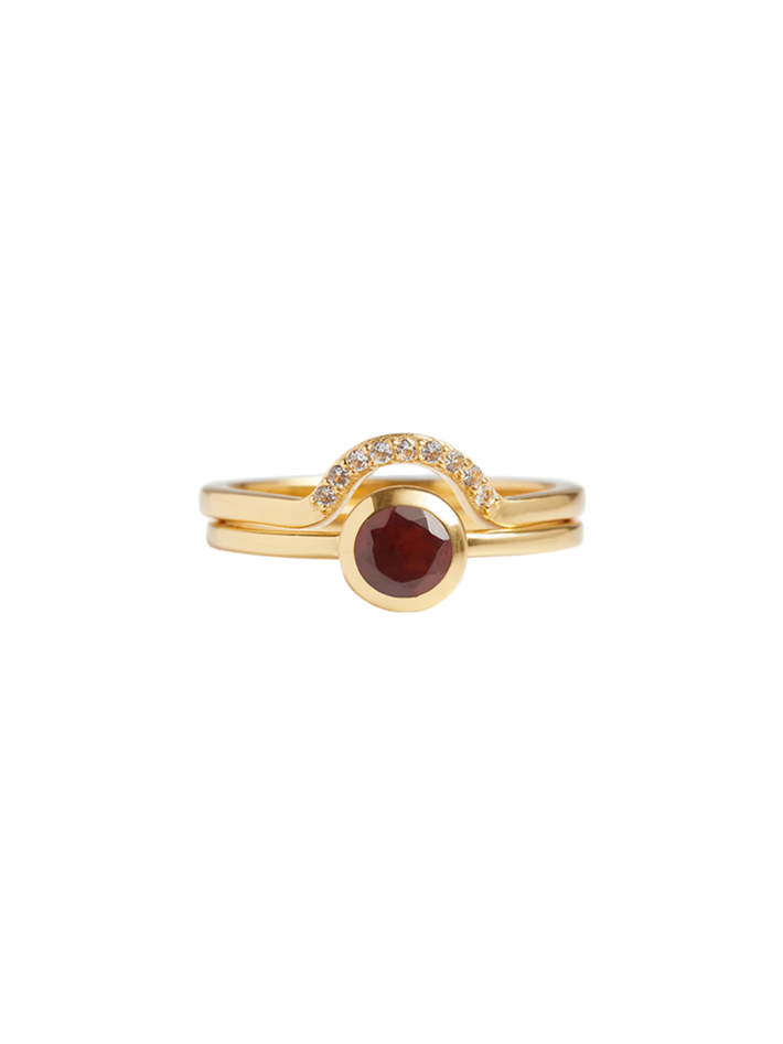 Mountain pave & solitaire stack garnet solid gold ring set