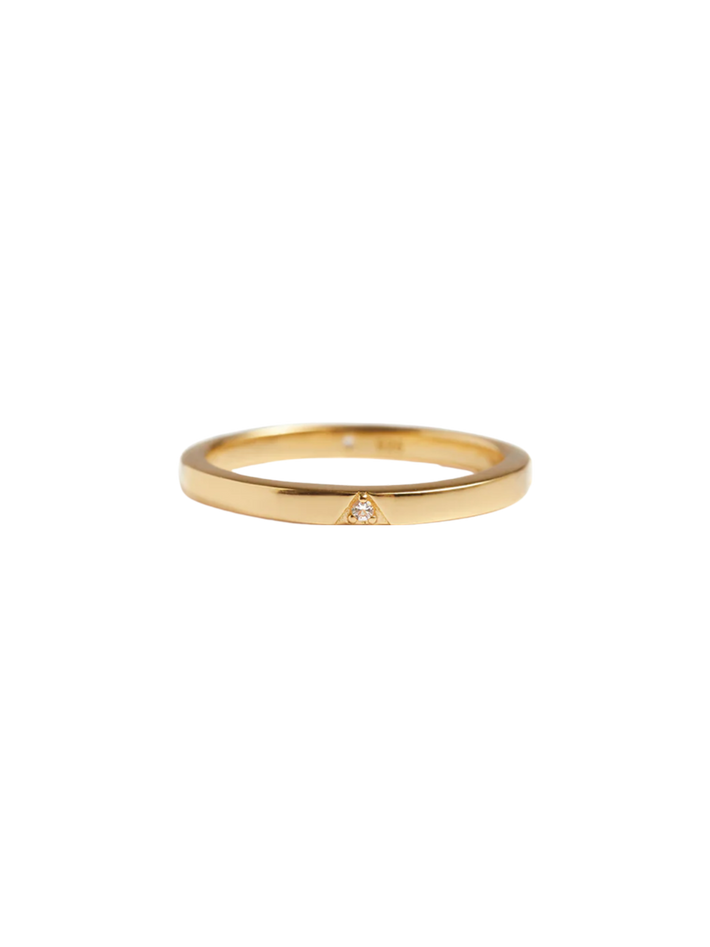 Delta diamond ring in solid gold