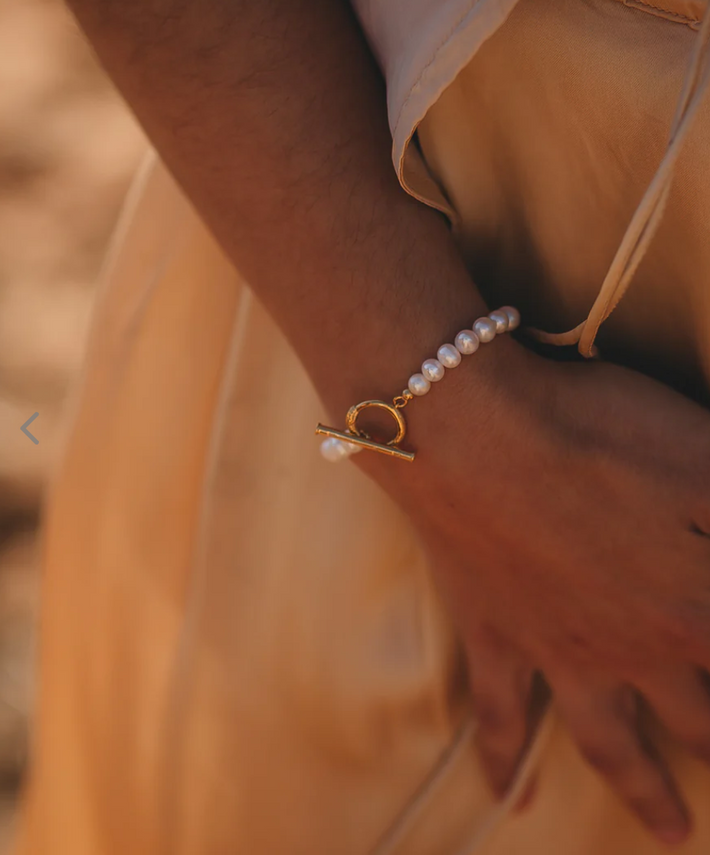 Ouroboros Pearl Bracelet In Gold Vermeil