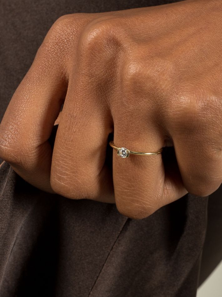 Ava classic fine diamond ring