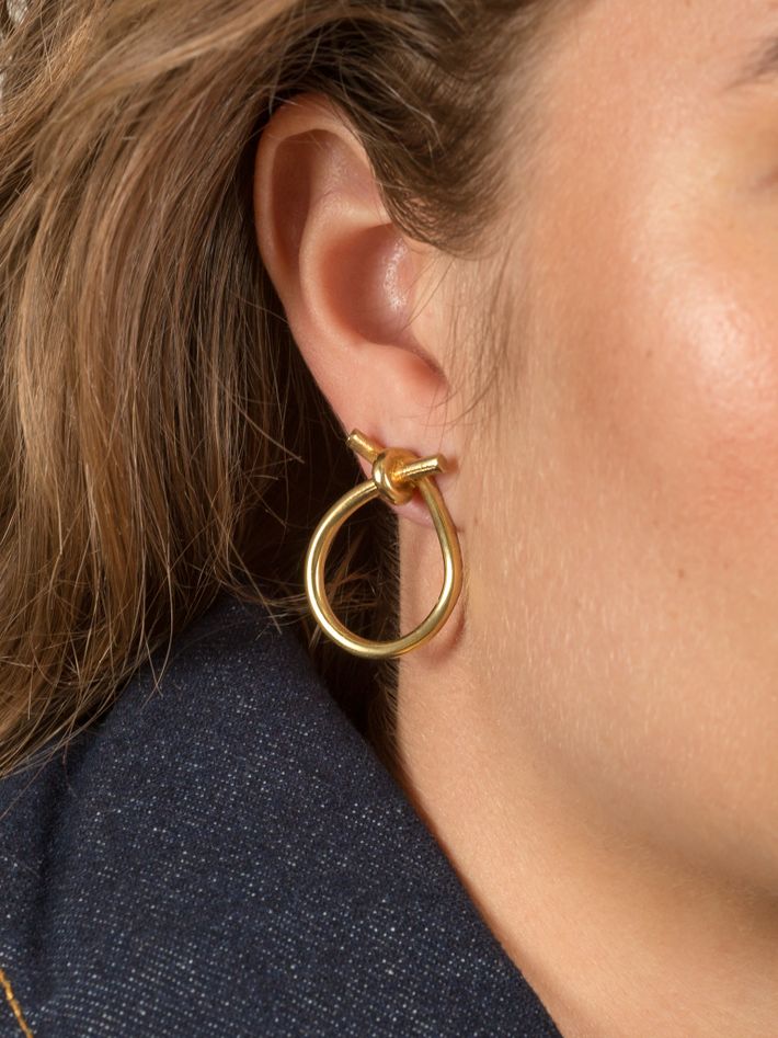 Lasso hoop earrings