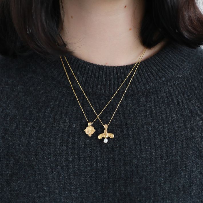 The queen bee necklace - gold vermeil