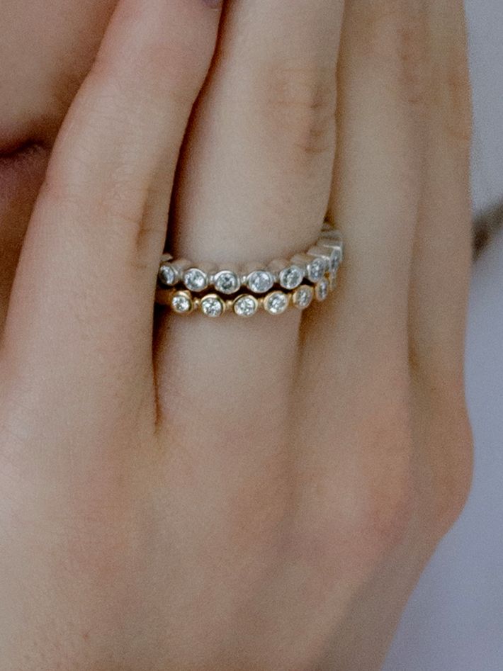 Ringo full eternity ring in 18k yellow gold with 0,29ct diamond