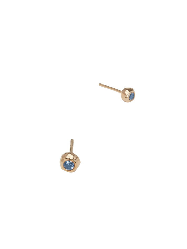 Ringo kula earrings in 18k yellow gold with 0,20ct light blue sapphire