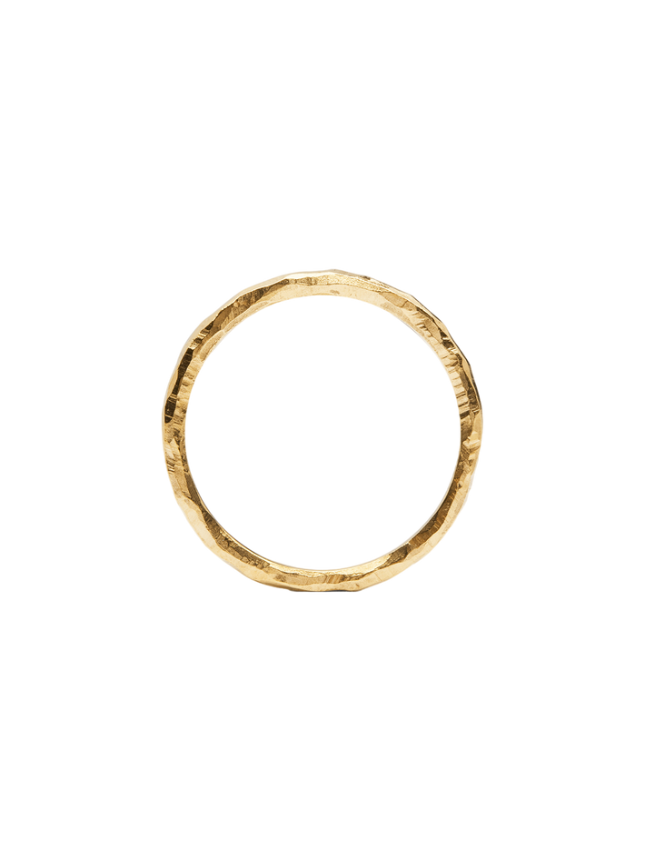 Ringo hammered plain ring in 18k yellow gold