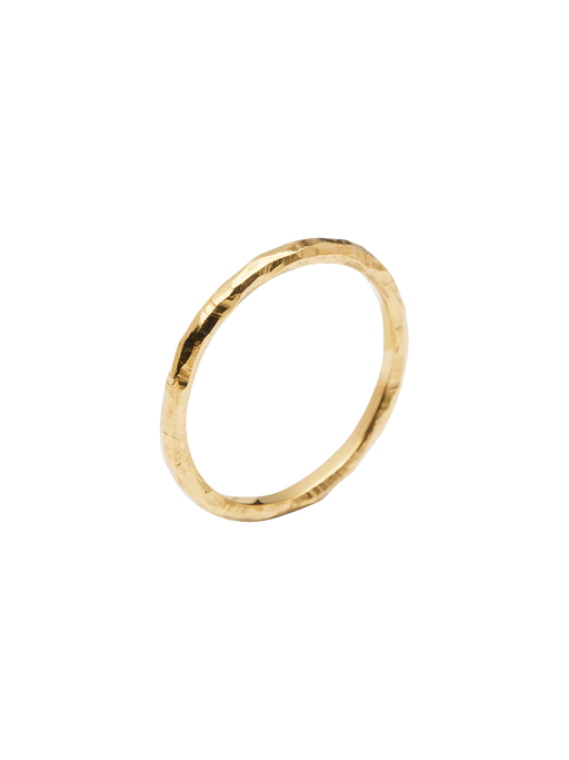 Ringo hammered plain ring in 18k yellow gold photo