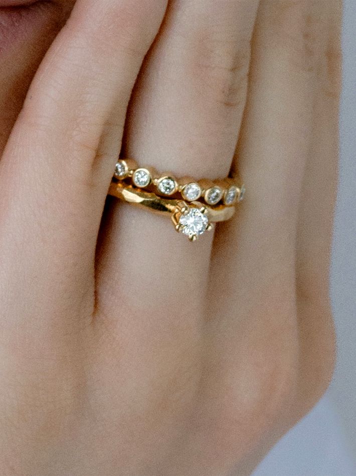 Ringo solitaire ring in 18k yellow gold with 0,40ct diamond