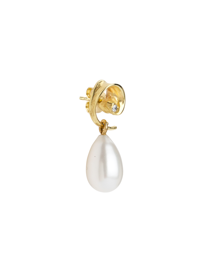 Pure pearl earring 