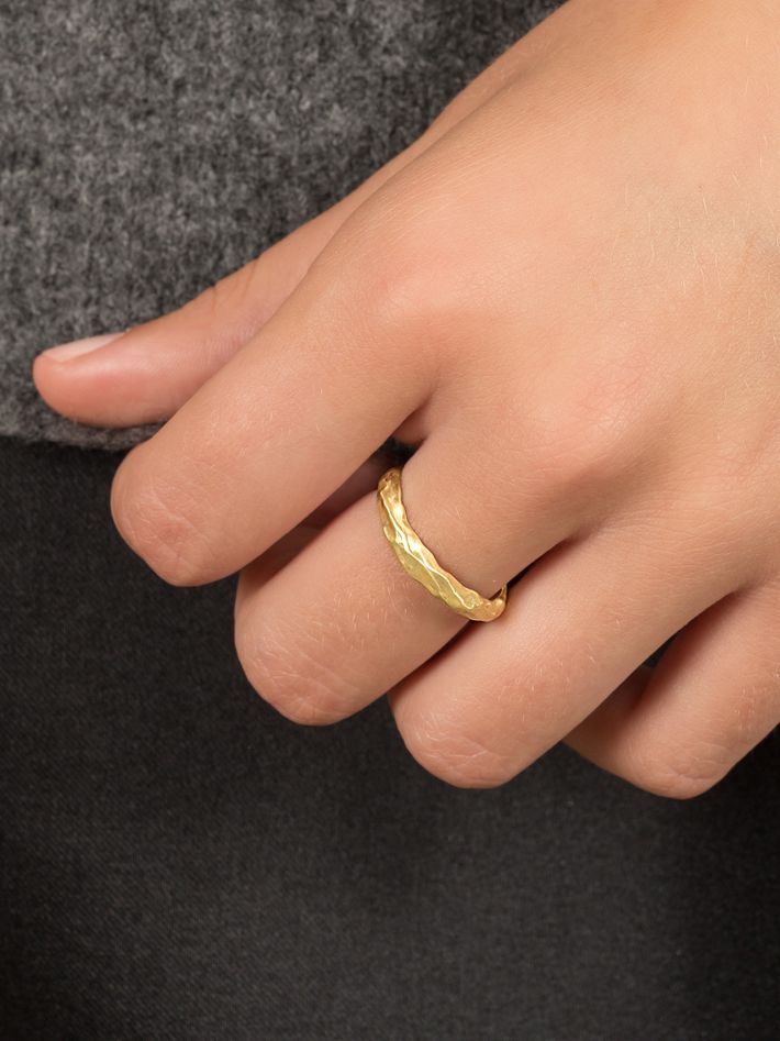 Pure simple ring 