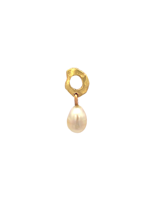 Oval earring w. keshi pearl photo