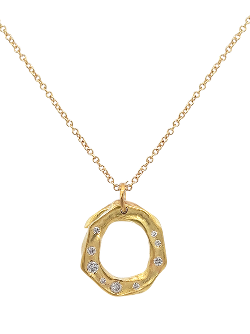 Oval necklace w. diamonds photo