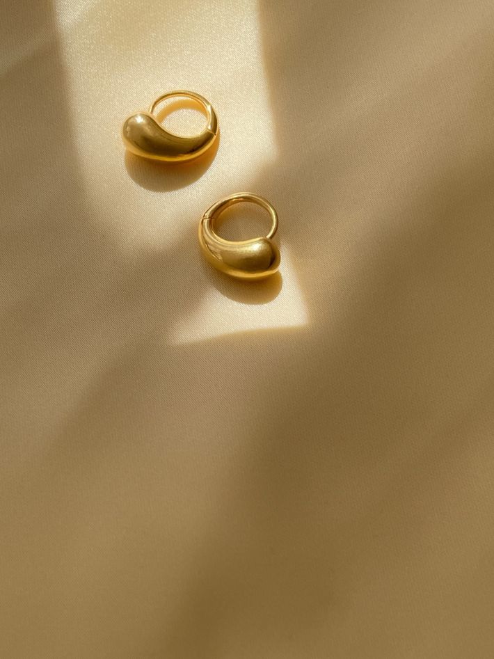 Closure iii hoops in gold vermeil