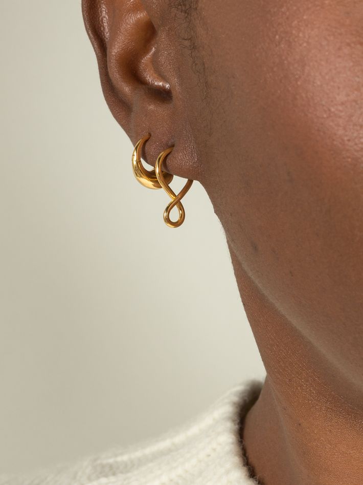 Closure III hoops in gold vermeil