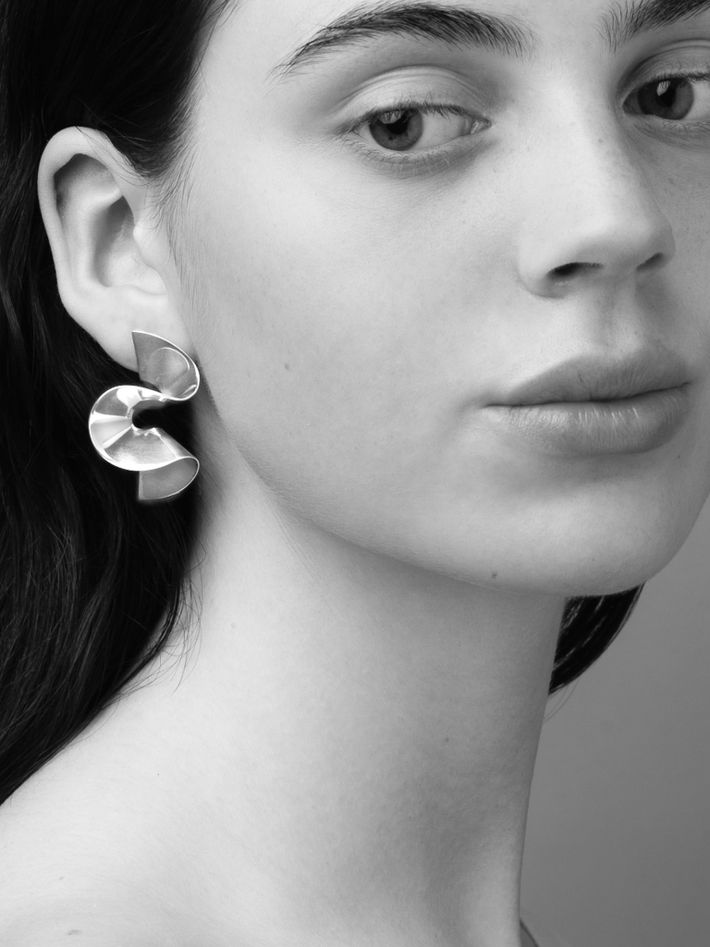 Flounce ii earrings in silver