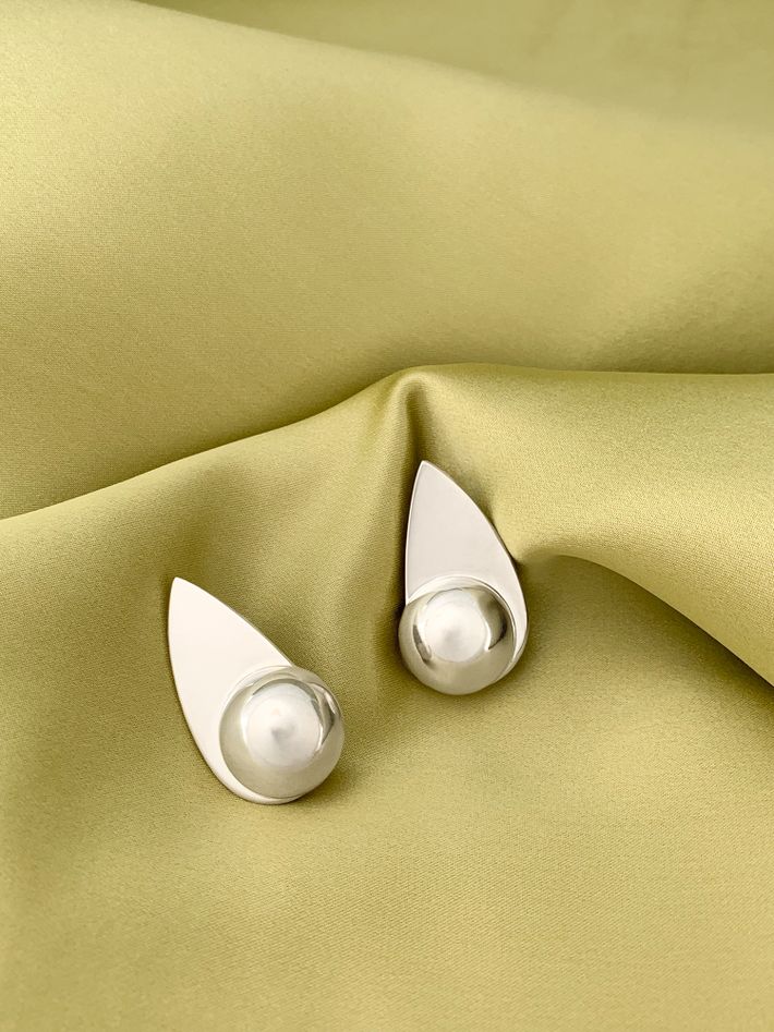 Spring earrings in silver