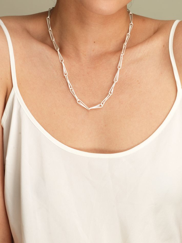 String long chain necklace in silver