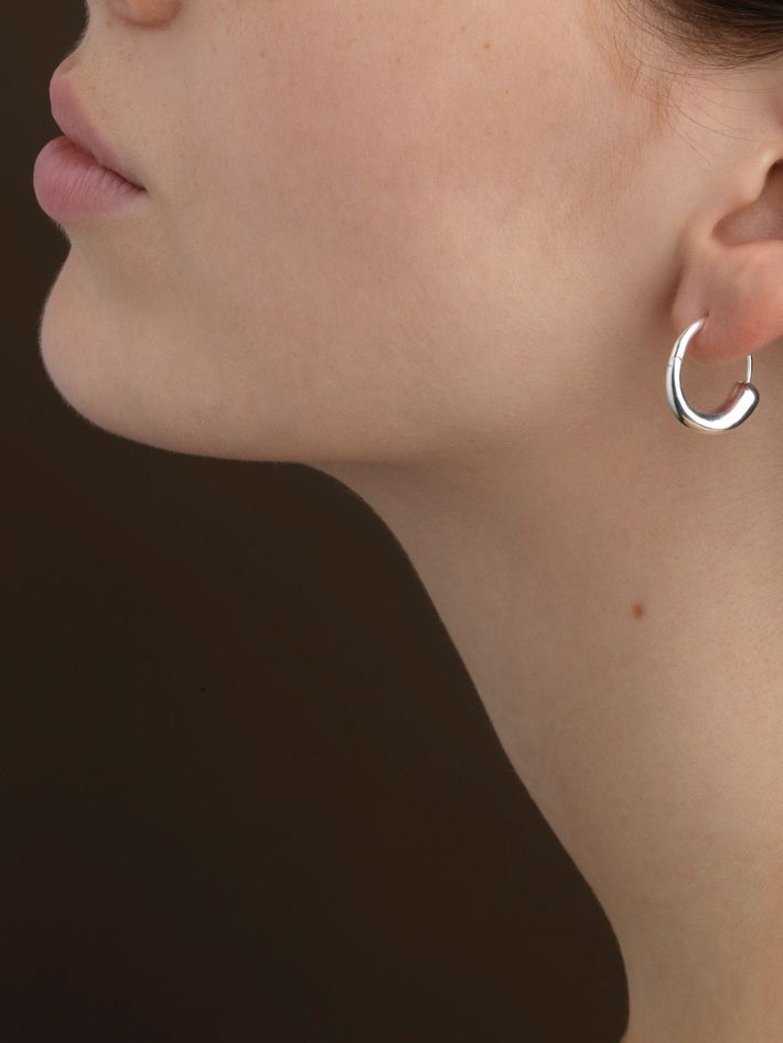 Closure ii hoops in silver