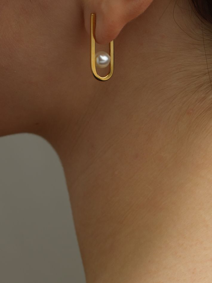 String earrings in gold vermeil with freshwater pearl