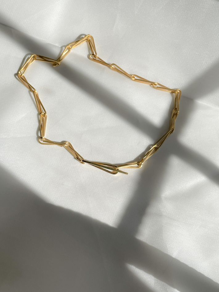 String long chain necklace in gold vermeil