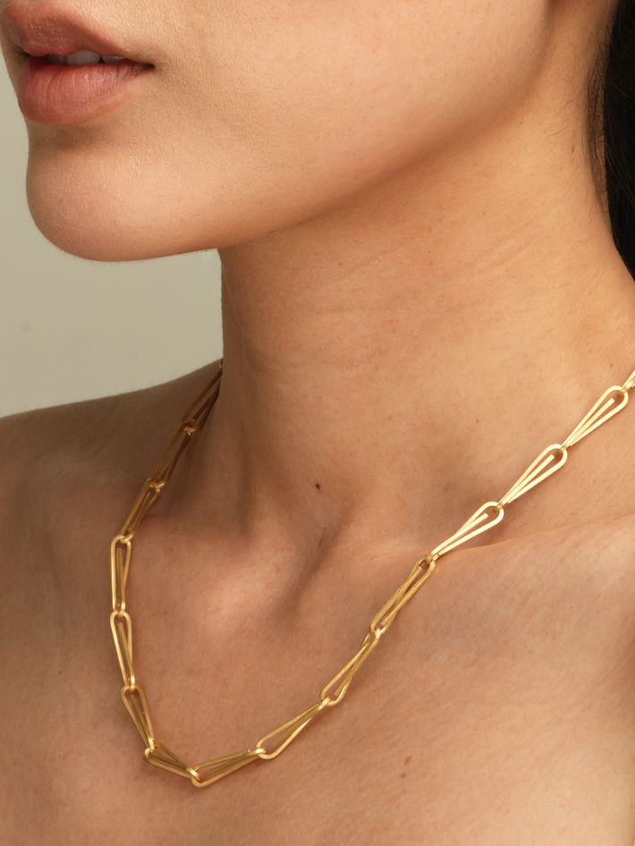 String long chain necklace in gold vermeil