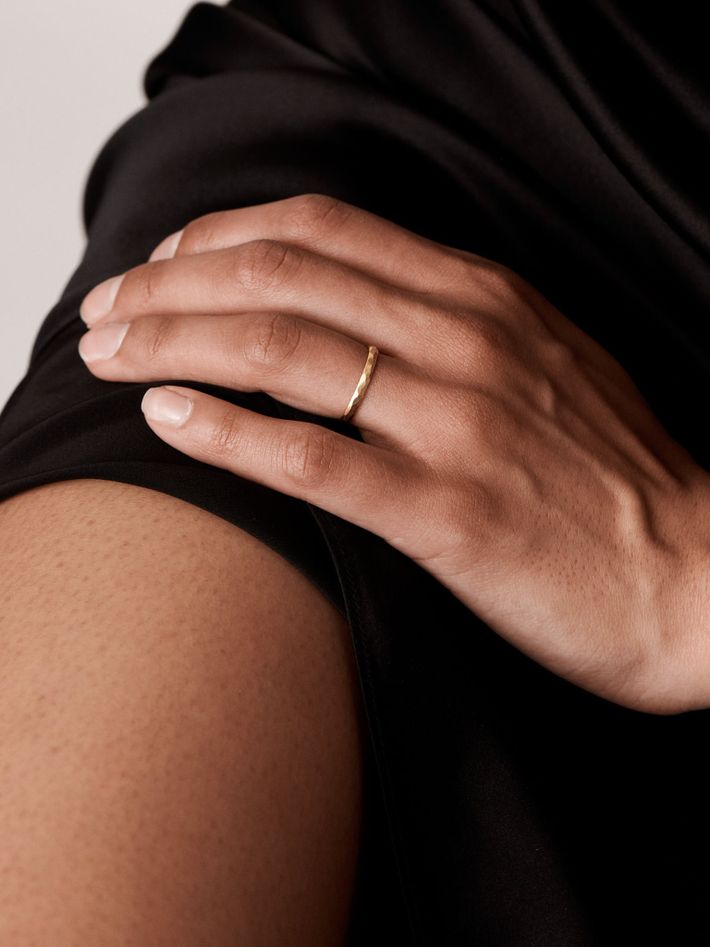 Faceted gold band 